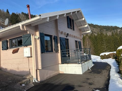 Les Bruyeres wi fi Chalet in La Bresse