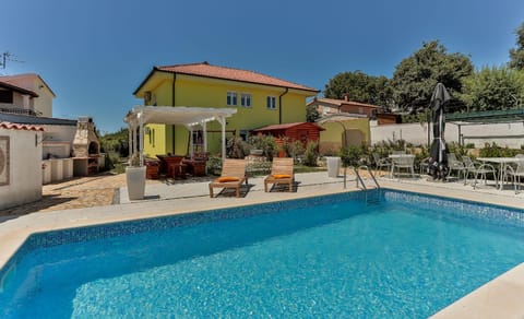 Property building, Swimming pool