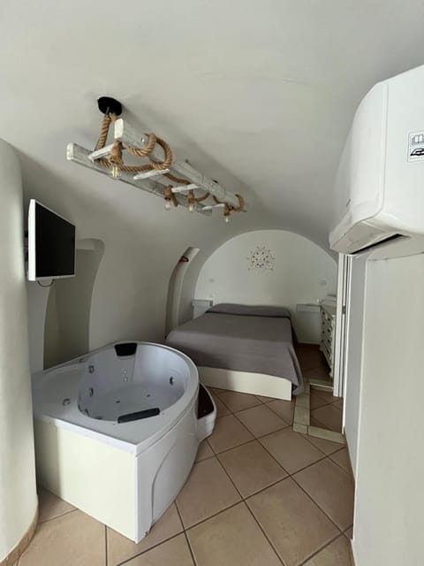 TV and multimedia, Photo of the whole room, Seating area