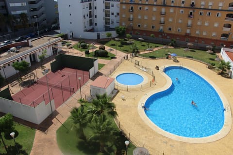 Swimming pool, Swimming pool