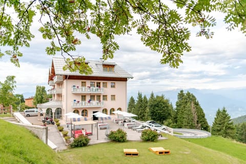 Property building, Natural landscape, Summer, Garden, Garden view, Mountain view