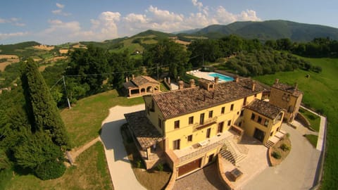 Property building, Natural landscape, Bird's eye view, Mountain view, Pool view, Swimming pool