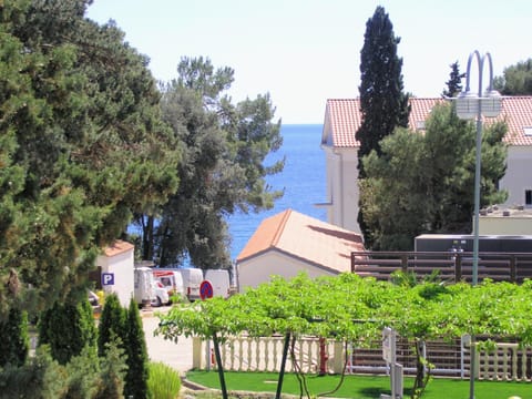 Garden view, Sea view