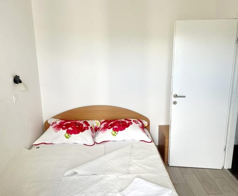 Apartment Gajac C72 Apartment in Novalja