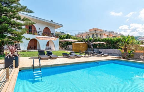 Lounge or bar, Swimming pool