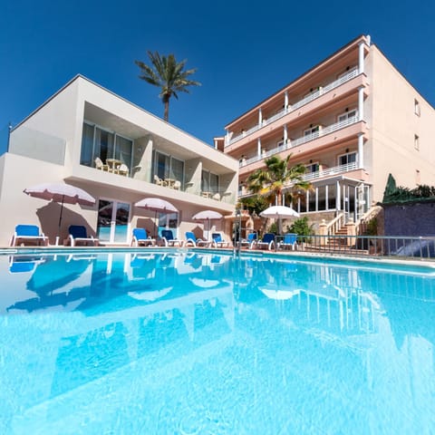 Property building, Swimming pool, Swimming pool