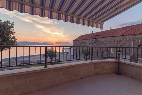 Balcony/Terrace, Balcony/Terrace