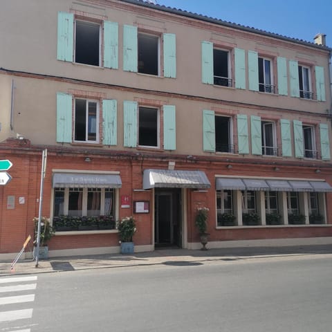Facade/entrance