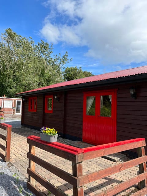 Red Squirrel Lodge Chalet in County Galway