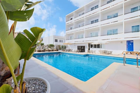 Balcony/Terrace, Decorative detail, Swimming pool