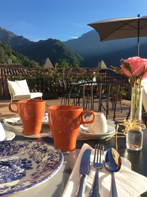 Balcony/Terrace, Mountain view, Buffet breakfast