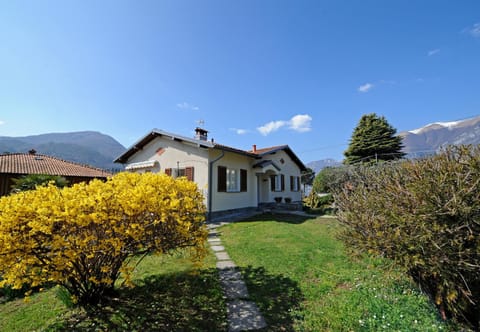 Facade/entrance, Spring, Garden, Garden, Garden view