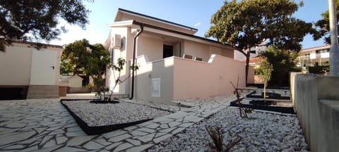 Emma House in Šibenik-Knin County, Croatia