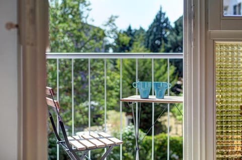 View (from property/room), Balcony/Terrace, Garden view