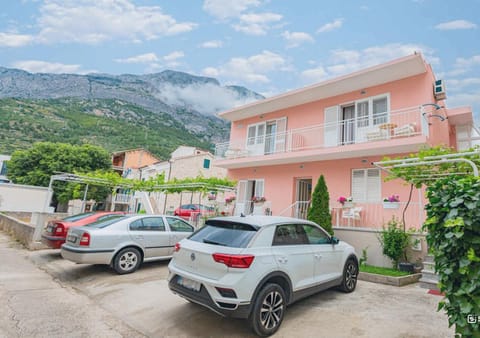 Property building, Parking