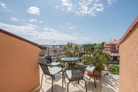 View (from property/room), Balcony/Terrace