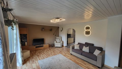 Communal lounge/ TV room, TV and multimedia, Living room, Photo of the whole room, Seating area