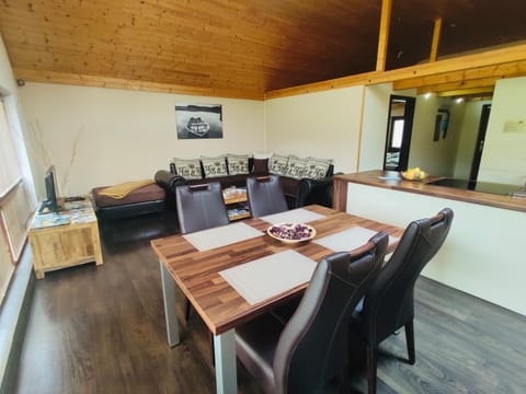 Living room, Photo of the whole room