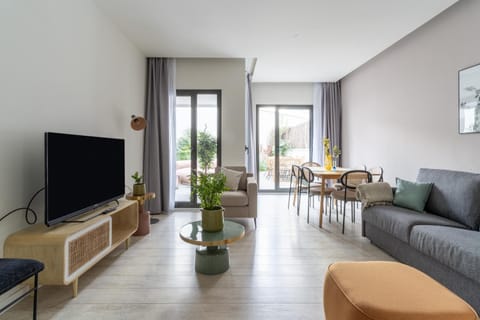 TV and multimedia, Living room, Seating area