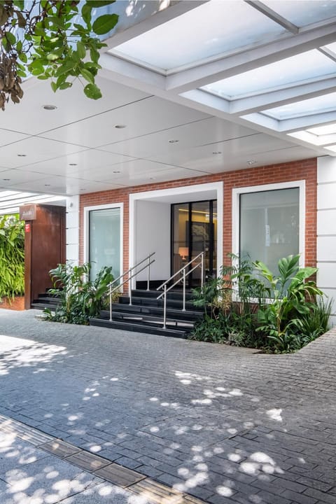 Facade/entrance
