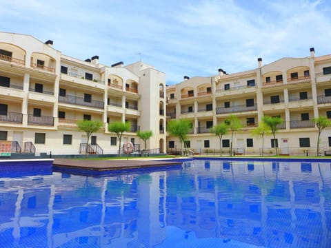 Facade/entrance, Pool view