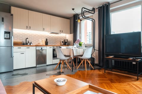 TV and multimedia, Kitchen or kitchenette, Living room, Dining area