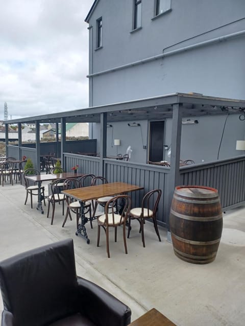 The Midway Bar & Guesthouse Bed and Breakfast in County Donegal