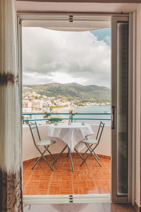 Day, Natural landscape, Balcony/Terrace, Sea view