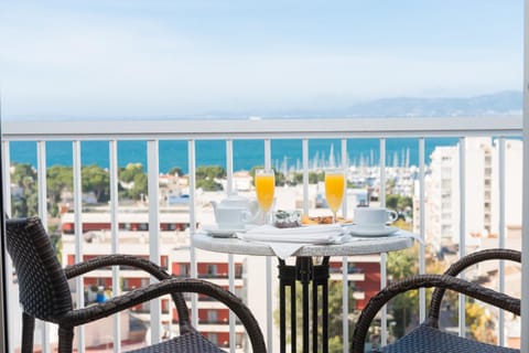 Property building, Balcony/Terrace