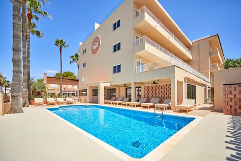 Property building, Pool view, Swimming pool, Swimming pool