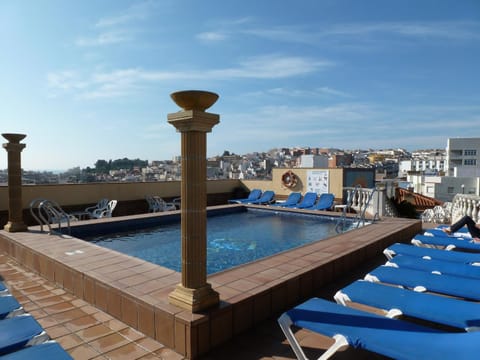Swimming pool, Swimming pool