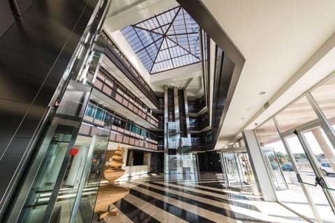 Property building, Day, Lobby or reception, elevator