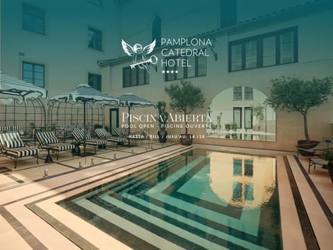 Day, Pool view, Swimming pool, sunbed
