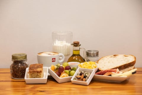 Breakfast, Continental breakfast