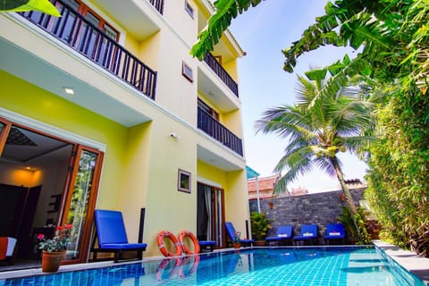 Garden, Garden, Swimming pool, Swimming pool