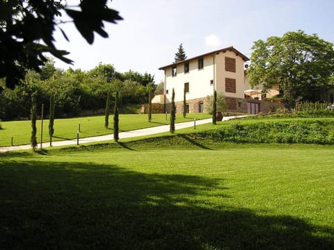 Facade/entrance, Spring