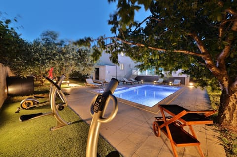 Patio, Garden, Garden view, Swimming pool