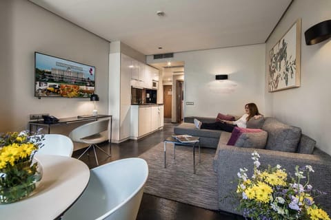 People, Living room, Photo of the whole room, Guests