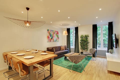 Living room, Dining area