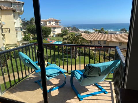 Property building, View (from property/room), Balcony/Terrace, Sea view