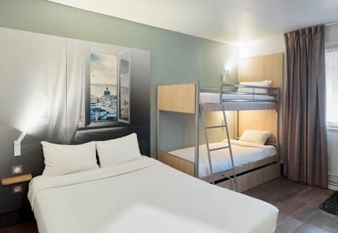 Bed, Photo of the whole room, Bedroom, bunk bed