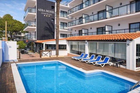 Property building, Pool view, Swimming pool