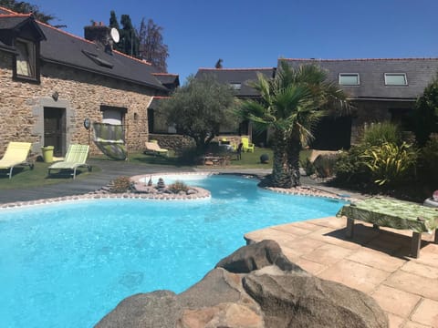 Chambres D'Hotes L'Atipic Bed and Breakfast in Brittany