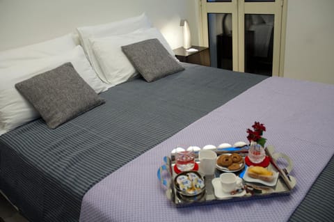 Staff, Restaurant/places to eat, Bed, People, Place of worship, On-site shops, Balcony/Terrace, Photo of the whole room, Bedroom, Guests, City view, Landmark view, Sea view, Street view, Area and facilities, Family, Family
