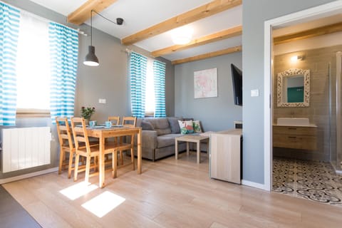 Kitchen or kitchenette, Living room