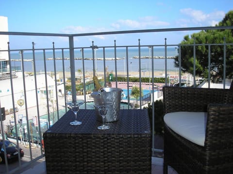 Day, Balcony/Terrace