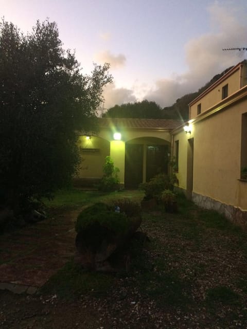 Property building, Facade/entrance, Floor plan