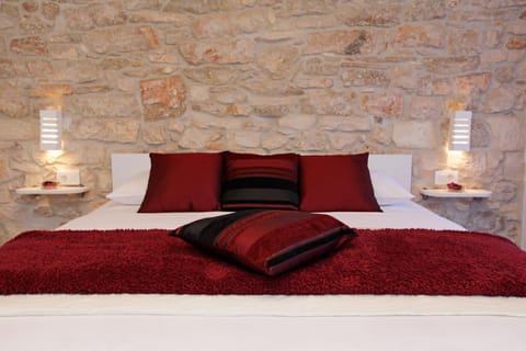 Bed, City view, Sea view