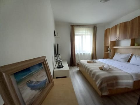 Property building, Bed, Photo of the whole room, Bedroom