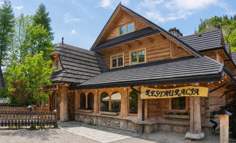 Property building, Restaurant/places to eat